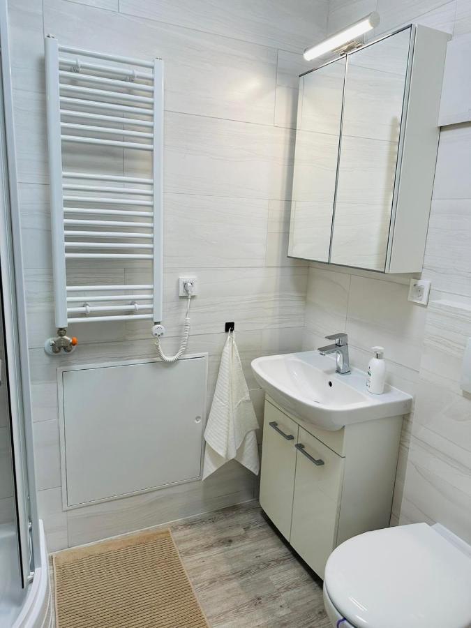 Palace Quarter 1 Peaceful Modern Central Top Floor Apartment 부다페스트 외부 사진