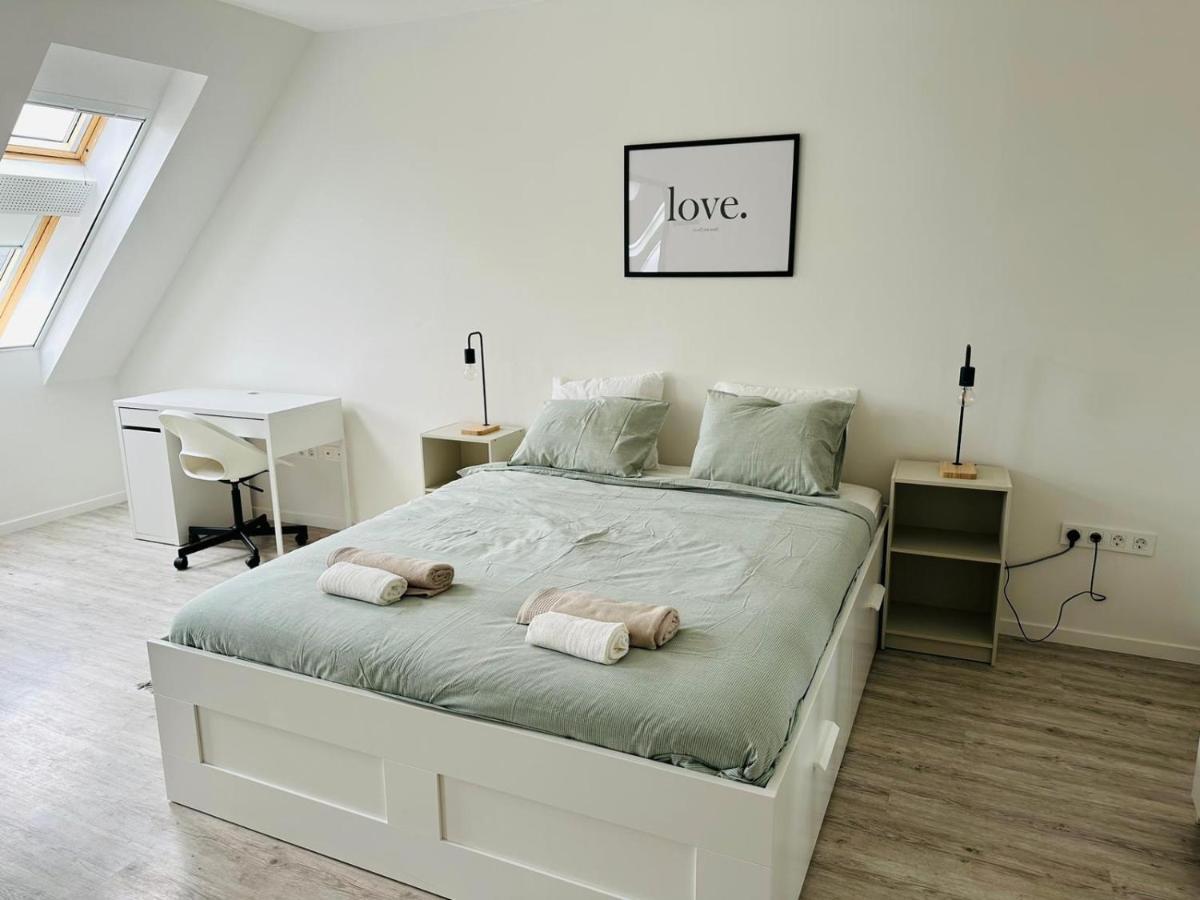 Palace Quarter 1 Peaceful Modern Central Top Floor Apartment 부다페스트 외부 사진