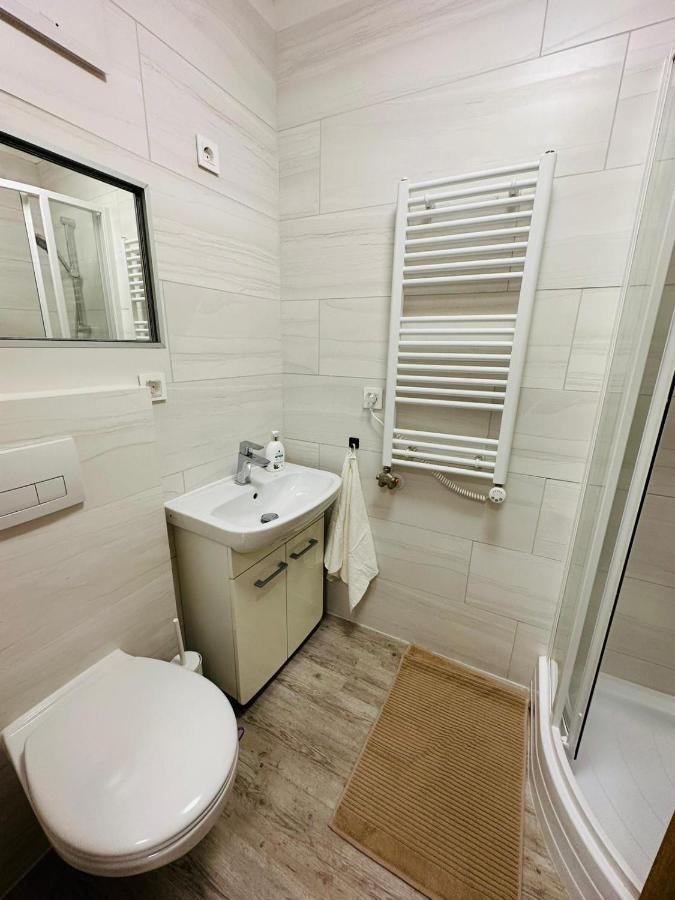 Palace Quarter 1 Peaceful Modern Central Top Floor Apartment 부다페스트 외부 사진