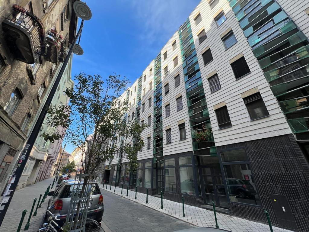 Palace Quarter 1 Peaceful Modern Central Top Floor Apartment 부다페스트 외부 사진